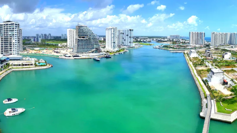 Hotel Renaissance Cancun Resort & Marina Cancún 4 personas